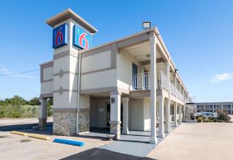 Motel 6 Wichita Falls North allows 18 year olds to book a room