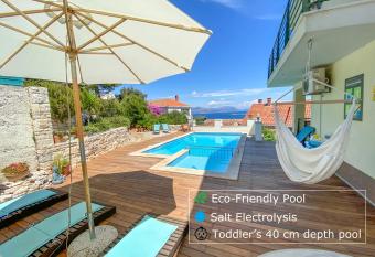 Eco Sunshine Apartments Lumbarda has Balcony rooms