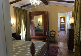 Casa Legnaia has Balcony rooms