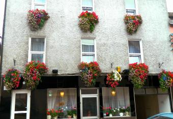 Inishross House allows 18 year olds to book a room