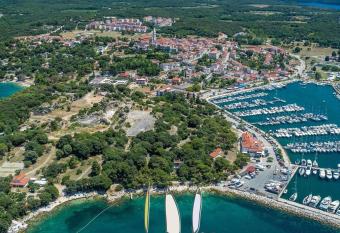 Hotel Vista has Balcony rooms