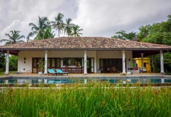 FireMoonGarden by Peacock Villa has Balcony rooms