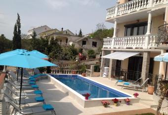 Apartments Villa Vera has Balcony rooms