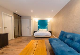 The Embassy Nord has Balcony rooms