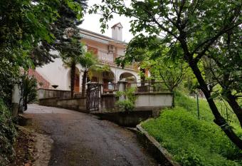 Cerco has Balcony rooms