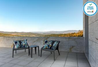 4615 Hotel allows 18 year olds to book a room