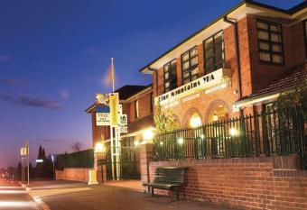 YHA Blue Mountains Katoomba allows 18 year olds to book a room