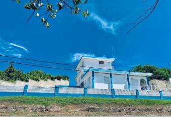 The Hill Inn at Arecibo 681 Ocean Drive has Balcony rooms