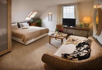 Fisher House has Balcony rooms