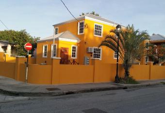 Frontline Apartments has Balcony rooms