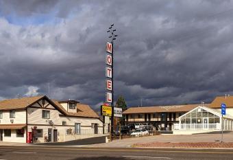 Aquarius Inn allows 18 year olds to book a room