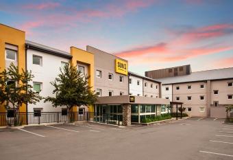 SUN1 PRETORIA has Smoking rooms