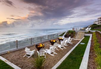 The Coho Oceanfront Lodge has Balcony rooms