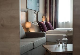 Hotel Max 70 allows 18 year olds to book a room