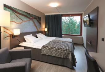 Hotel Korpilampi allows 18 year olds to book a room