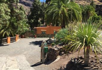 La Villa has Balcony rooms