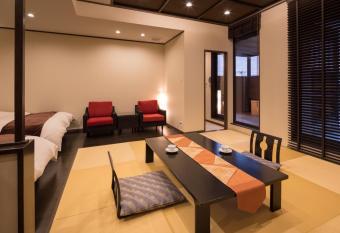 Chikugogawa Onsen Kiyonoya allows 18 year olds to book a room