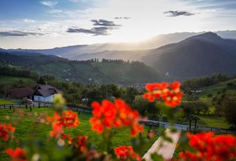Bran Monte Crai Chalet has Balcony rooms