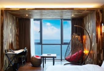 Hotel Laon allows 18 year olds to book a room