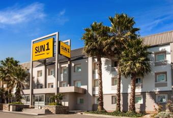 SUN1 O.R.TAMBO has Smoking rooms