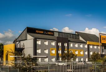 SUN1 MILNERTON allows 18 year olds to book a room