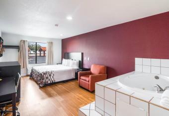 Red Roof Inn Palmdale - Lancaster has Smoking rooms