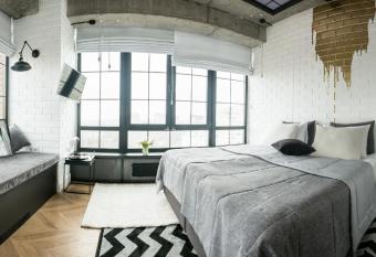 Design-hotel Rooms and Rumors allows 18 year olds to book a room