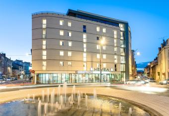 Appart   h  tel Hevea allows 18 year olds to book a room