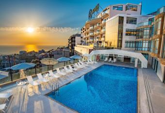 Maximus Hotel Byblos allows 18 year olds to book a room