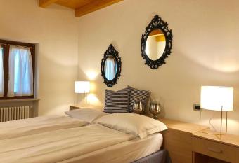 Pietra di Verona Residenza allows 18 year olds to book a room