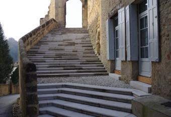 La Miellerie has rooms with a private hot tub