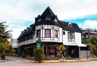 Pousada Casa da Pedra allows 18 year olds to book a room