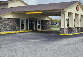 Baymont Inn & Suites Perrysburg allows 18 year olds to book a room