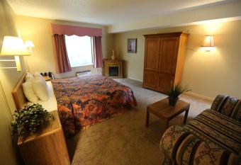 Ozark Swiss Inn has Balcony rooms