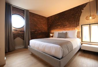 Le 31 McMahon allows 18 year olds to book a room