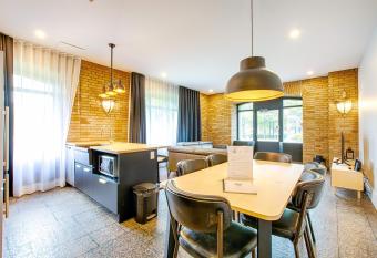 Les Lofts de la Gare - Par Les Lofts Vieux-Qu  bec has Balcony rooms