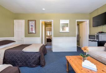 Wilshire Motel allows 18 year olds to book a room