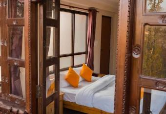 Dhulikhel boutique hotel has Balcony rooms