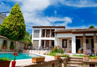 Akay Hotel has Balcony rooms