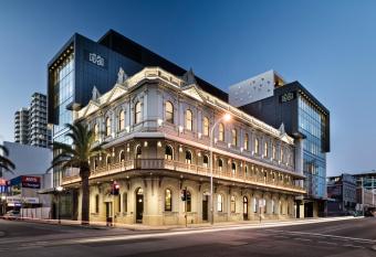 The Melbourne Hotel has Balcony rooms