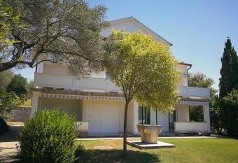 Family Friendly Apartments Island RAB has Balcony rooms