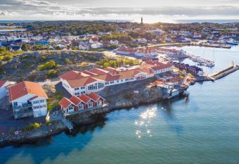   MC Kurshotell allows 18 year olds to book a room