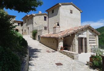 Talacchio has Balcony rooms