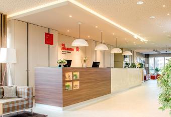 Johanniter G  stehaus allows 18 year olds to book a room