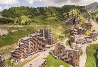 R  sidence Pierre & Vacances Electra allows 18 year olds to book a room