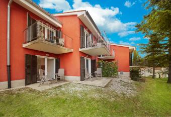 Villa Adriatic - Hotel & Resort Adria Ankaran has Balcony rooms