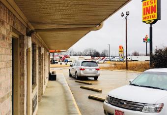Rest Inn Motel has Smoking rooms