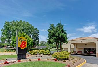 Super 8 by Wyndham Williamsburg/Historic Area has Smoking rooms