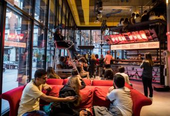 Bastardo Hostel has Balcony rooms