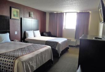 Red Roof Inn La Marque allows 18 year olds to book a room